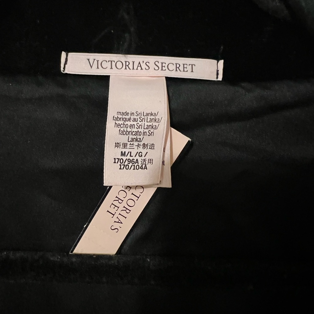 Atelier X Victoria's Secret Black Velvet Robe and Black Velvet Nightdress - Picture 4 of 9